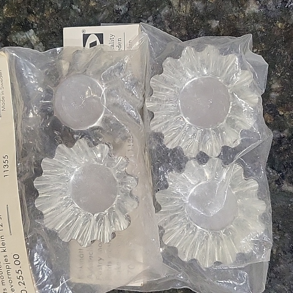 NWT 24 (2 Packs of 12) IKEA  Small Pastry Molds
